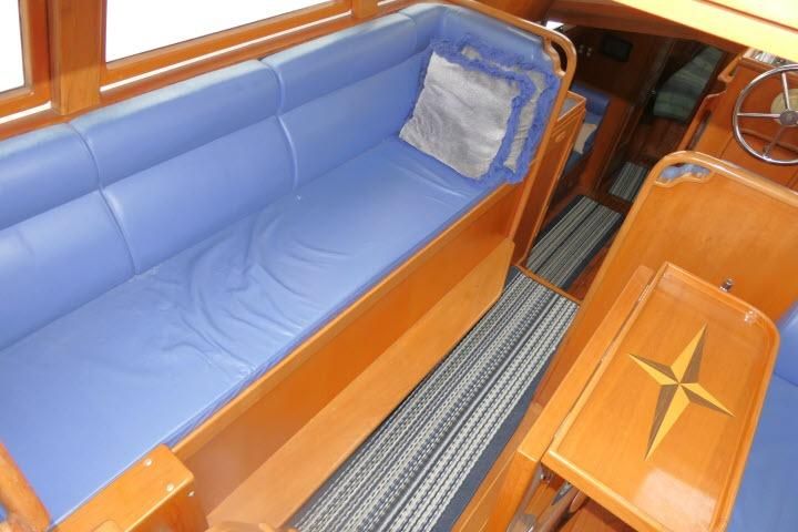 2002 Tayana 460 Vancouver Pilothouse
