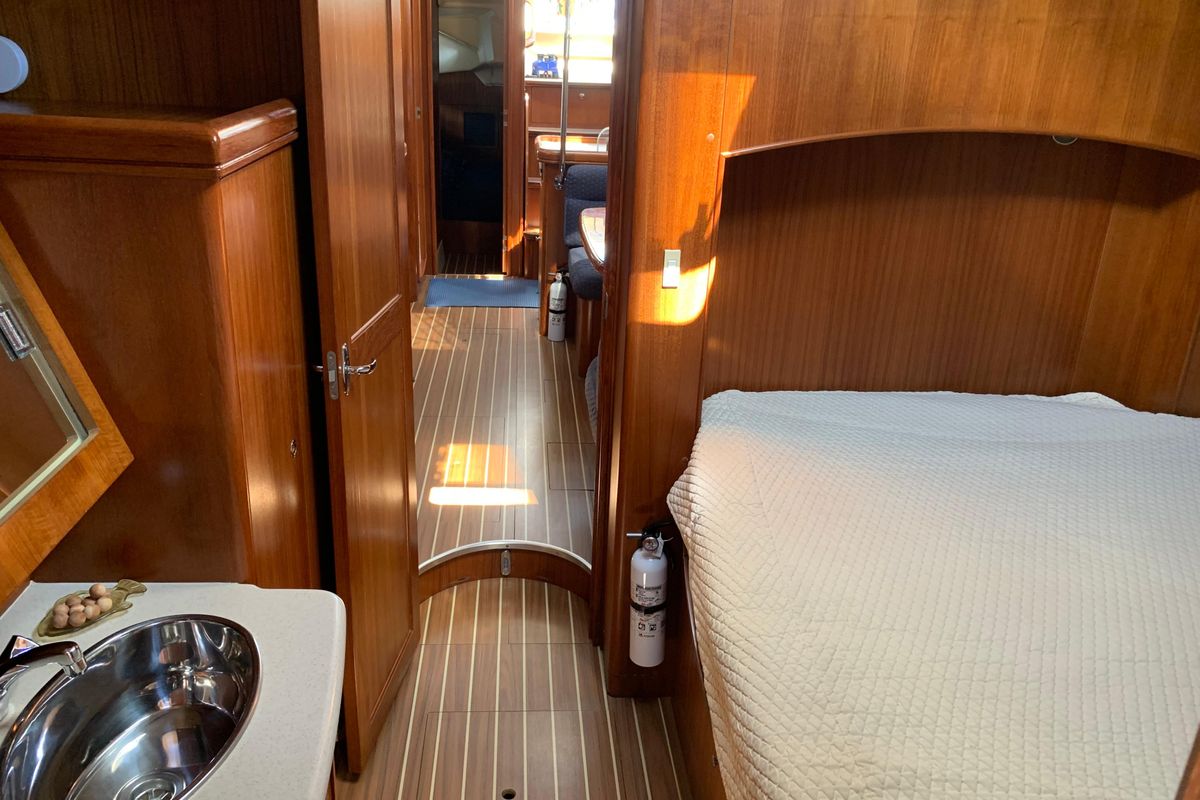 2004 Hunter 41 Aft Cockpit