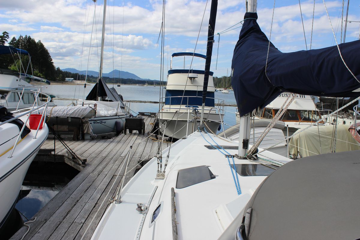 1988 Hunter 33.5