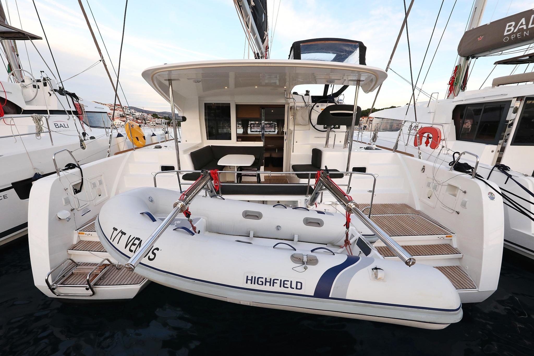 2020 Lagoon 40