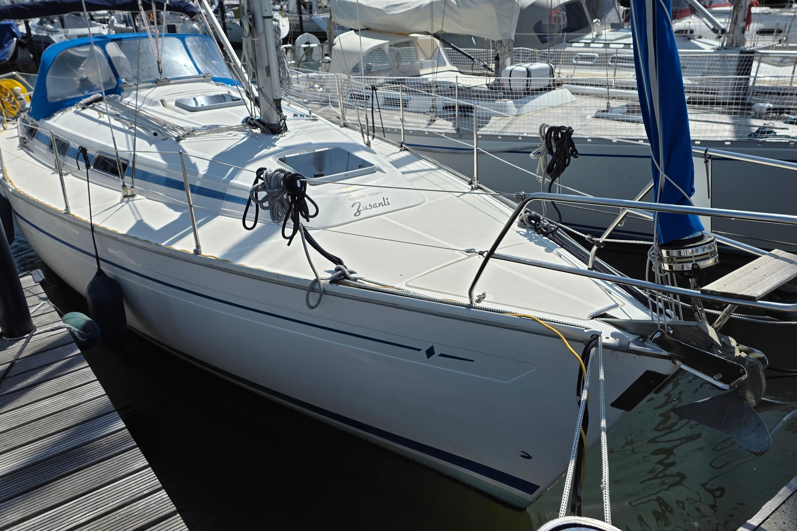 2000 Bavaria Cruiser 37 for sale in Makkum, Netherlands