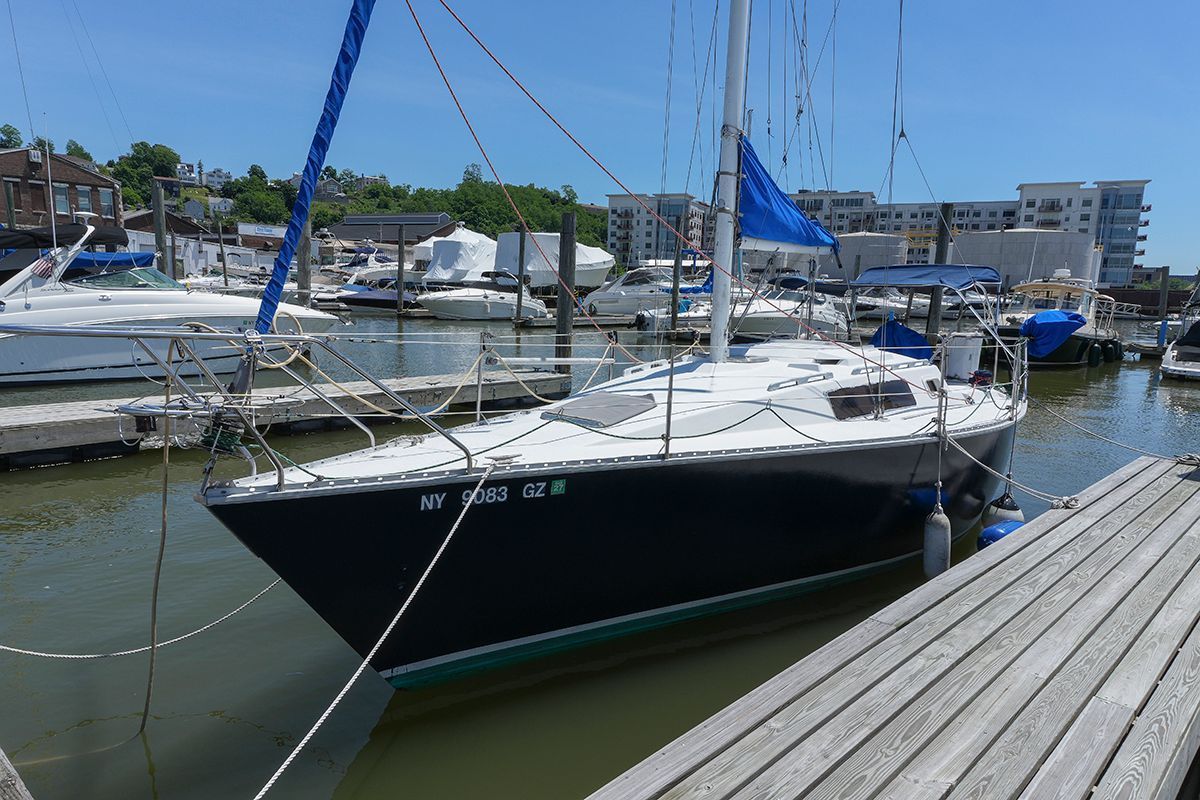 1985 Hunter 28.5