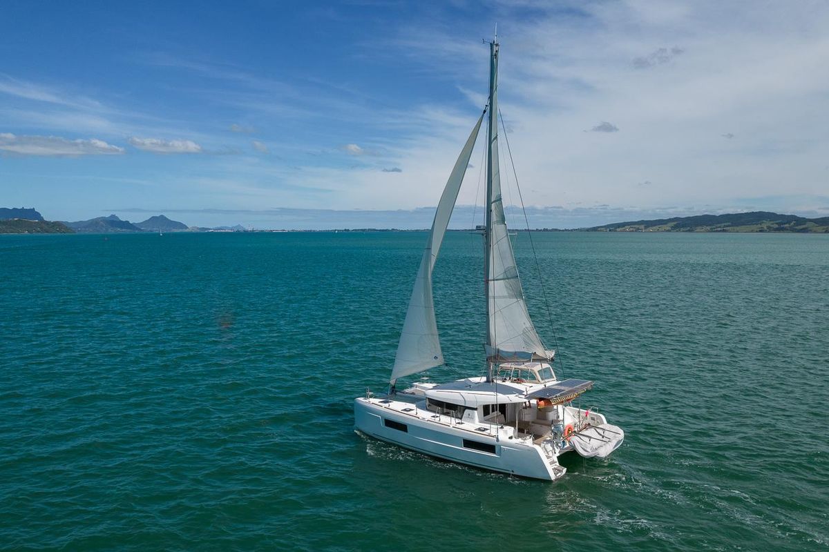 2021 Lagoon 40
