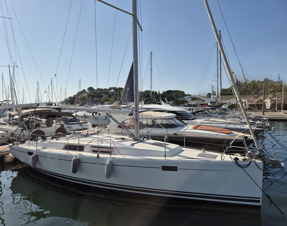 2013 Hanse 385 for sale in Antibes, Alpes-Maritimes, France