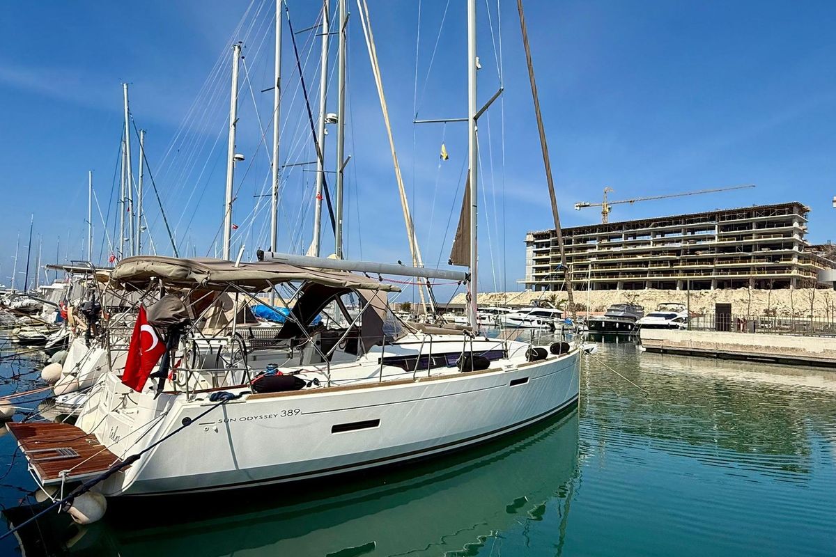 2018 Jeanneau Sun Odyssey 389