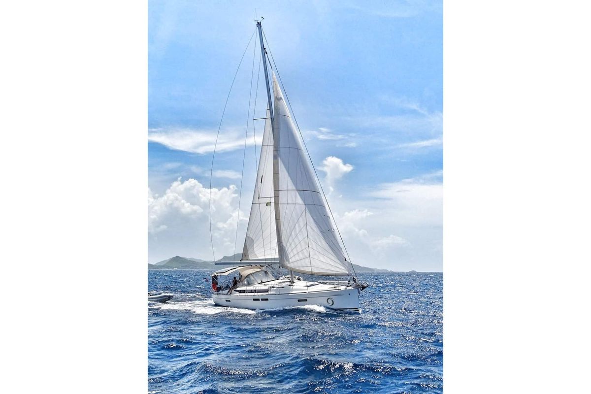 2014 Jeanneau Sun Odyssey 469