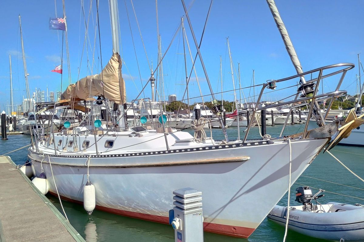 1985 Tayana 42