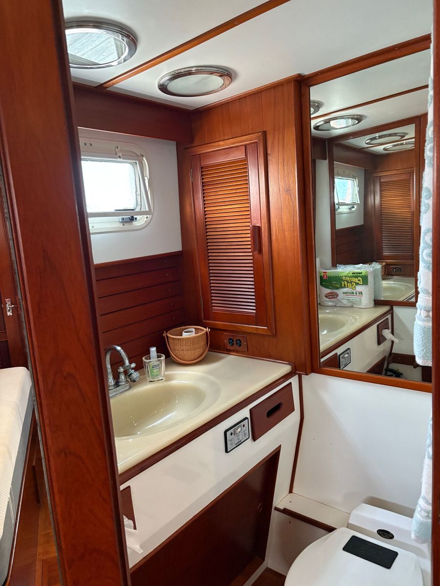 1989 Grand Banks Motor