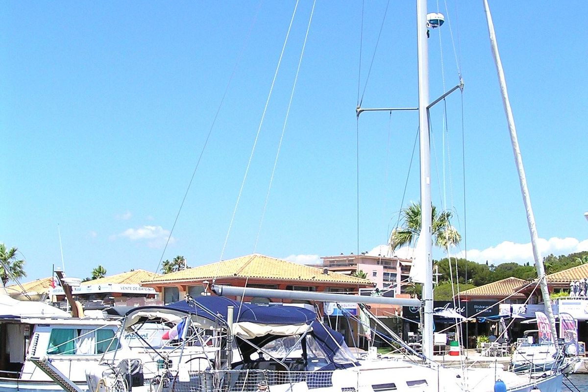 2005 Beneteau Oceanis Clipper 373 for sale in Saint-Raphaël, Var, France 36 ft