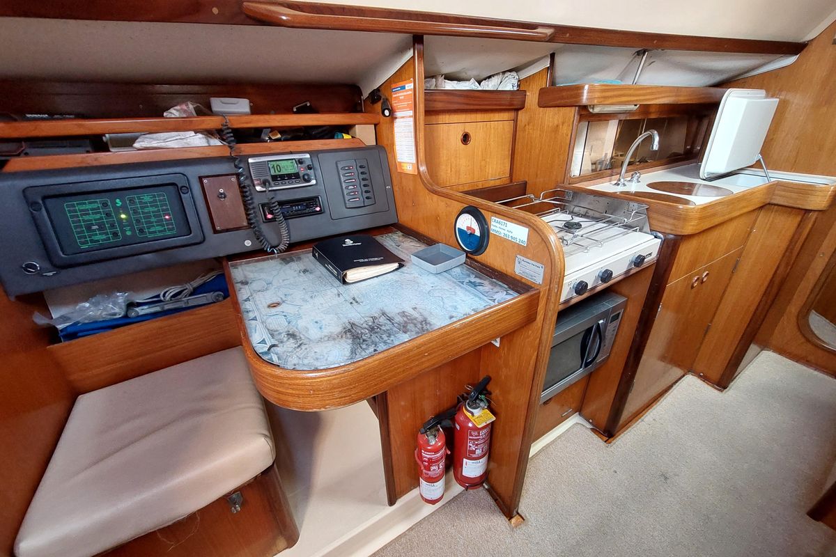 1989 Beneteau Oceanis 320