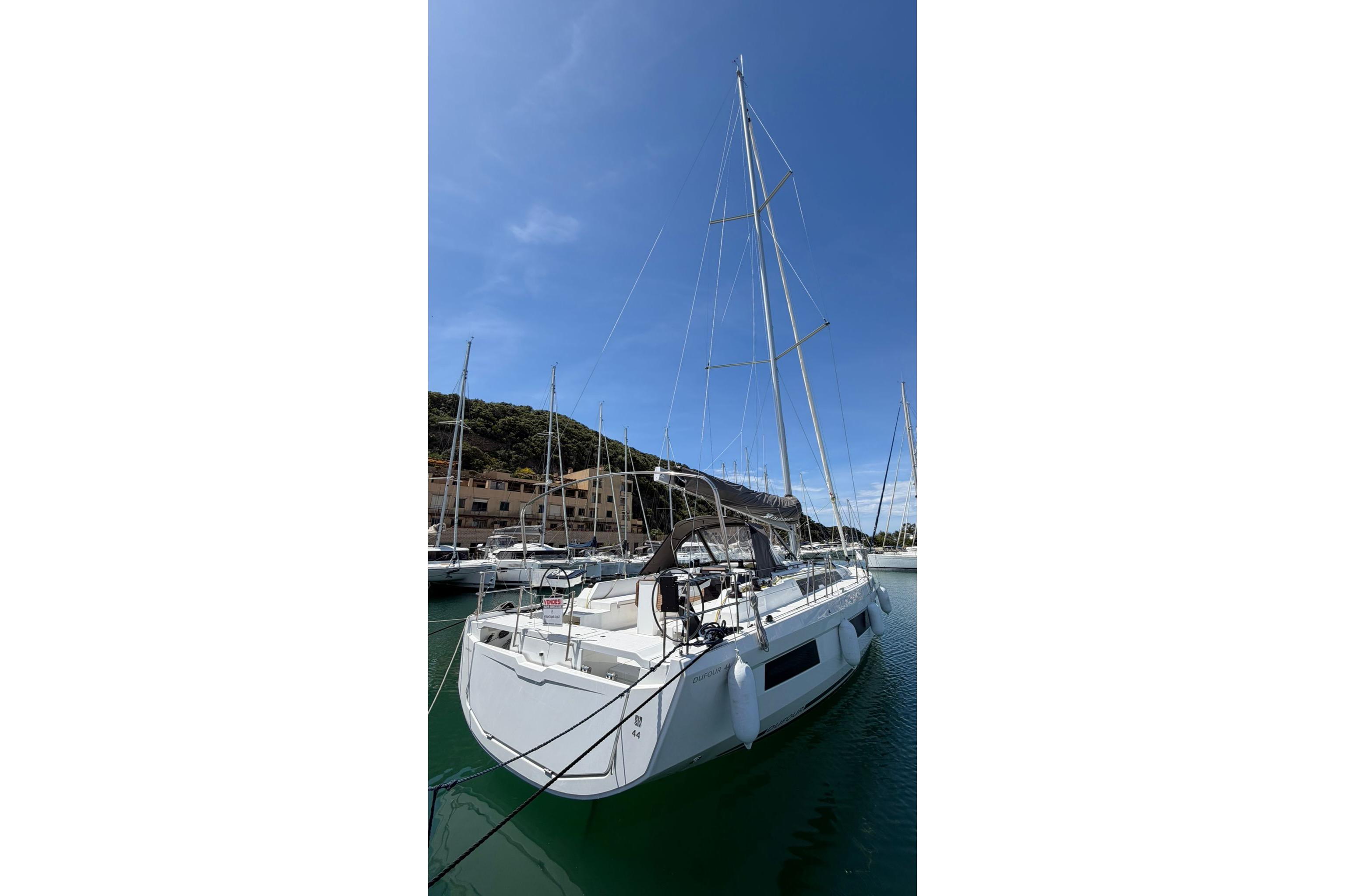 2026 Dufour 44 for sale in Castiglione Della Pescaia, Grosseto, Italy