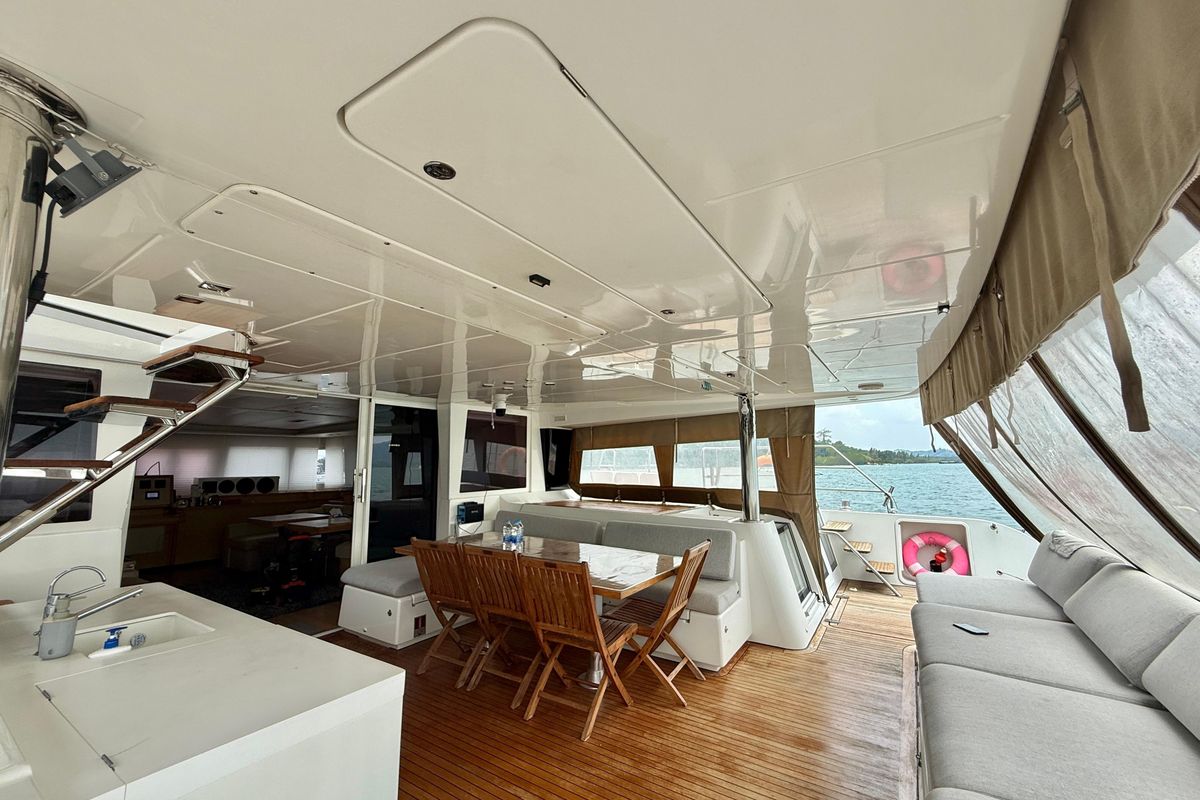 2011 Lagoon 620