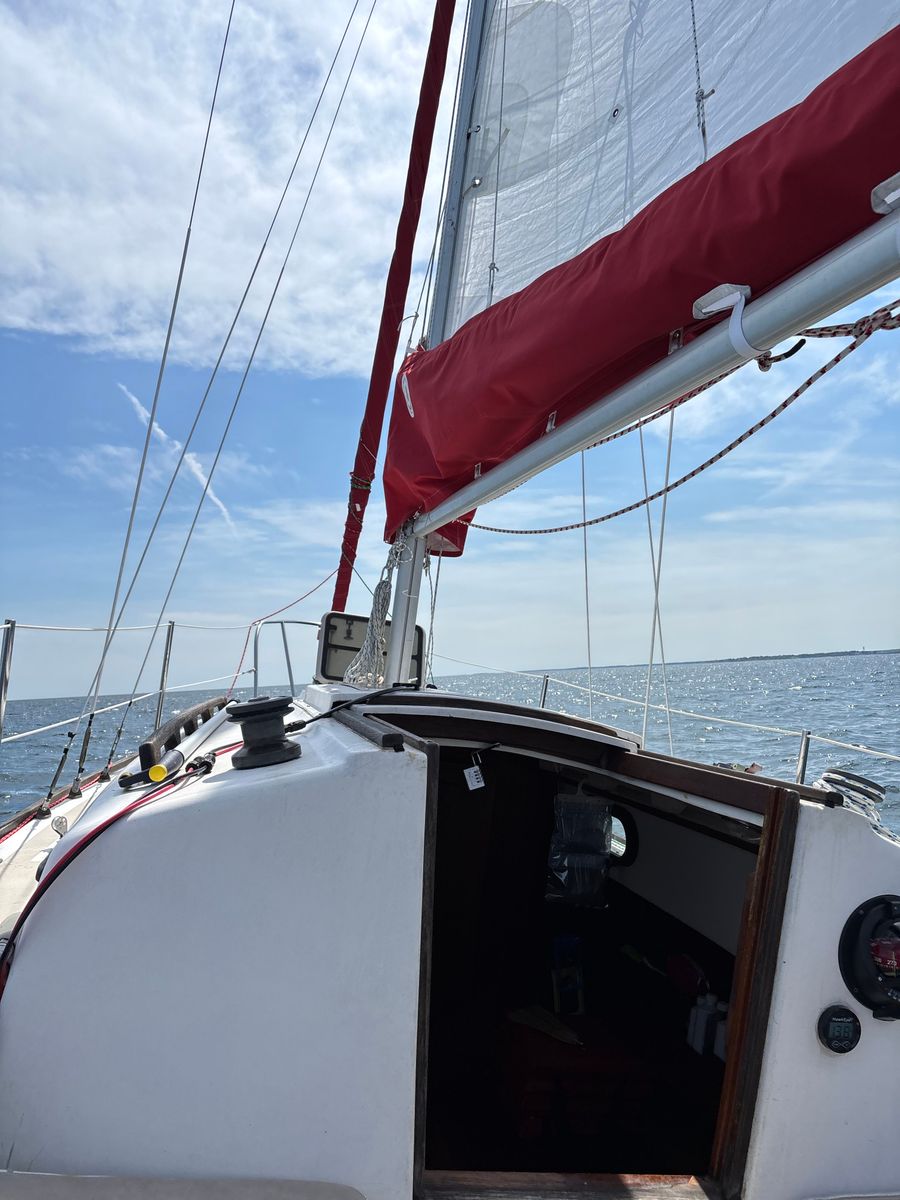 1983 Cape Dory 26