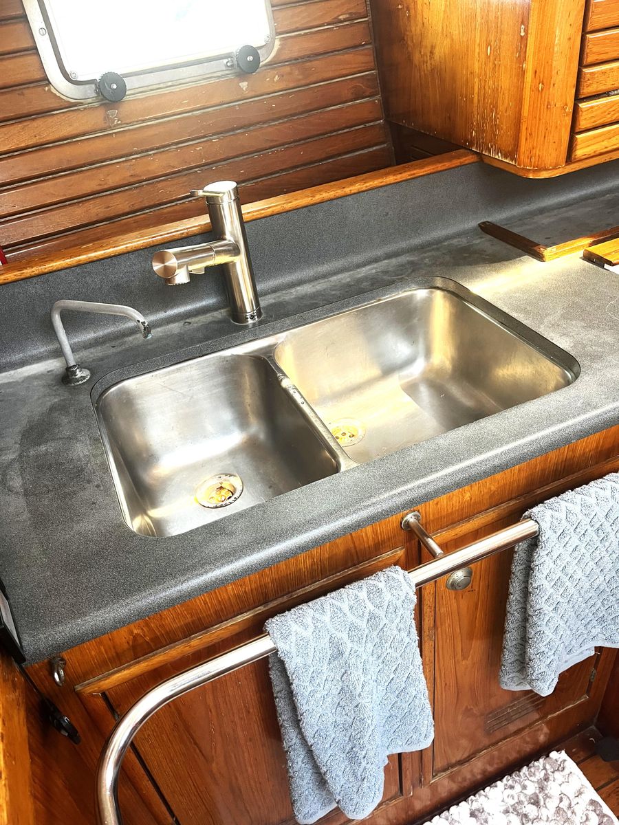 1990 Jeanneau Sun Magic 44