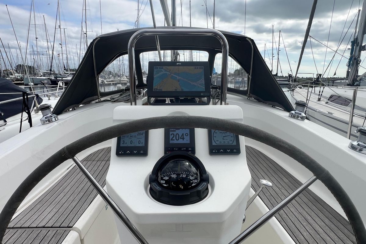 2010 Bavaria Cruiser 32