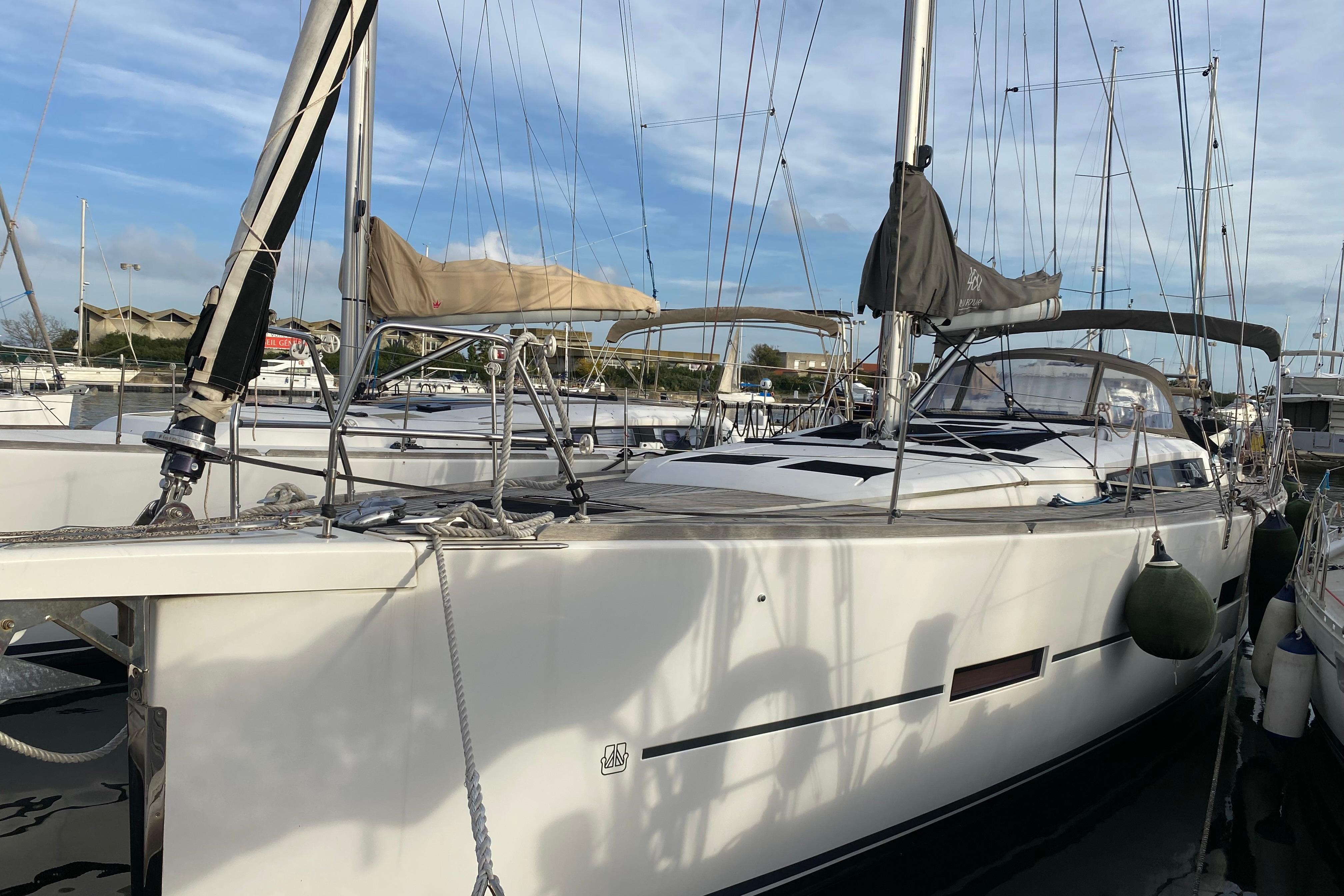 2018 Dufour 460 Grand Large for sale in Saint-Cyprien, Pyrénées-Orientales, France