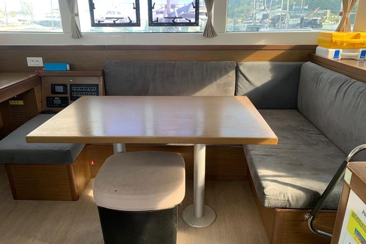 2019 Lagoon 40