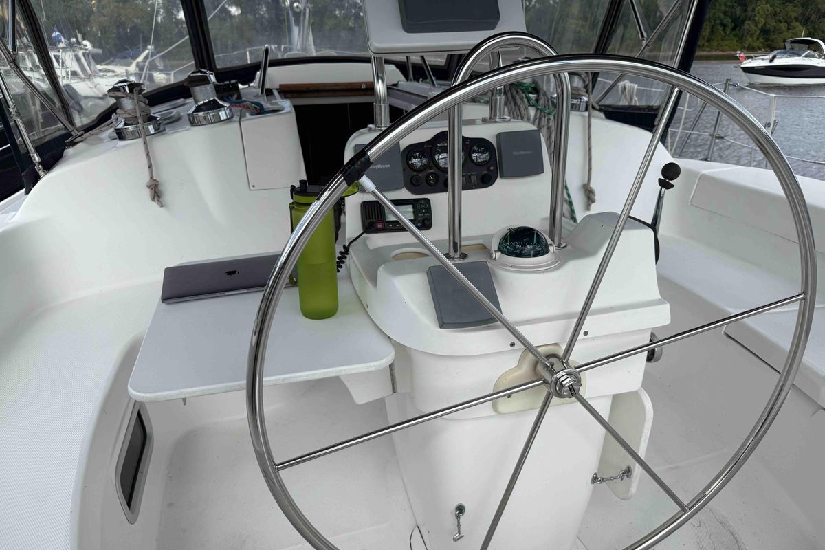 2002 Hunter 410