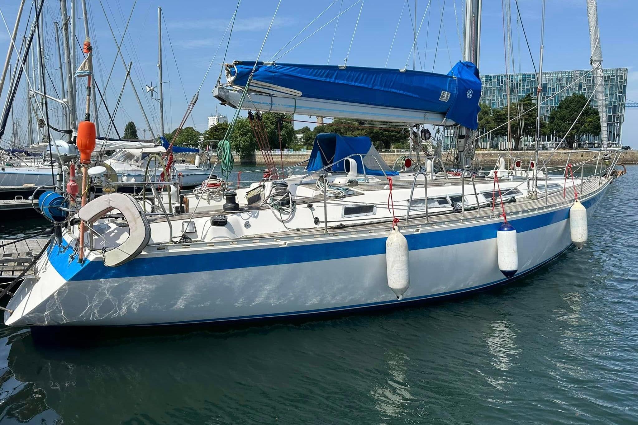 1990 Wauquiez Centurion 42 for sale in Lorient, Morbihan, France
