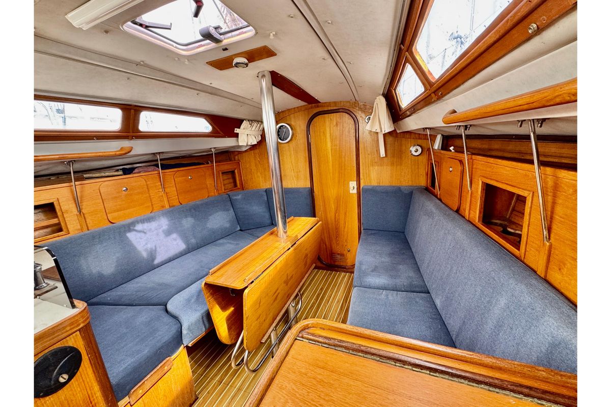 1988 Jeanneau Sun Light 30