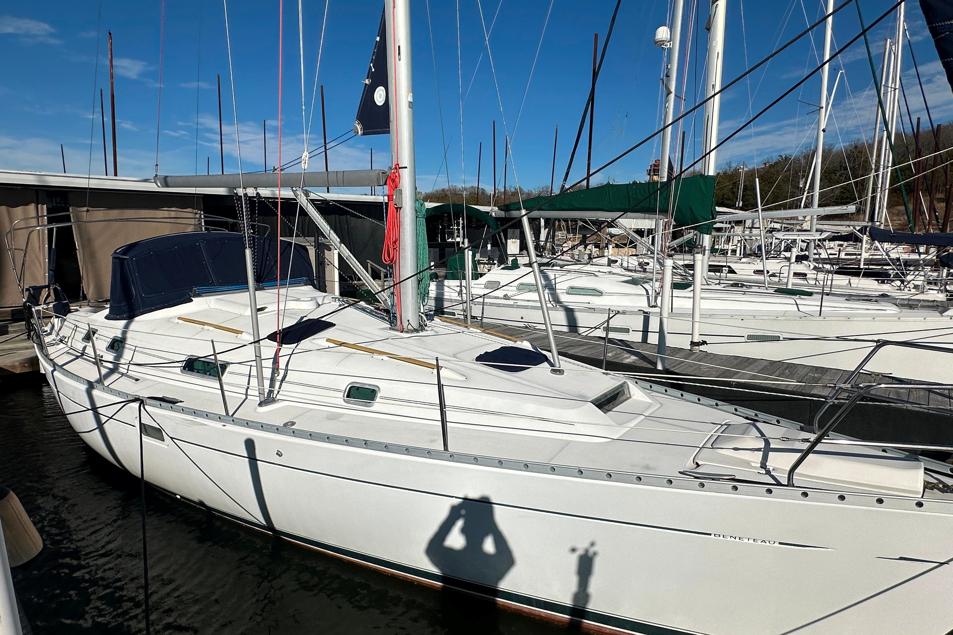 2001 Beneteau 381 for sale in Pottsboro, Texas