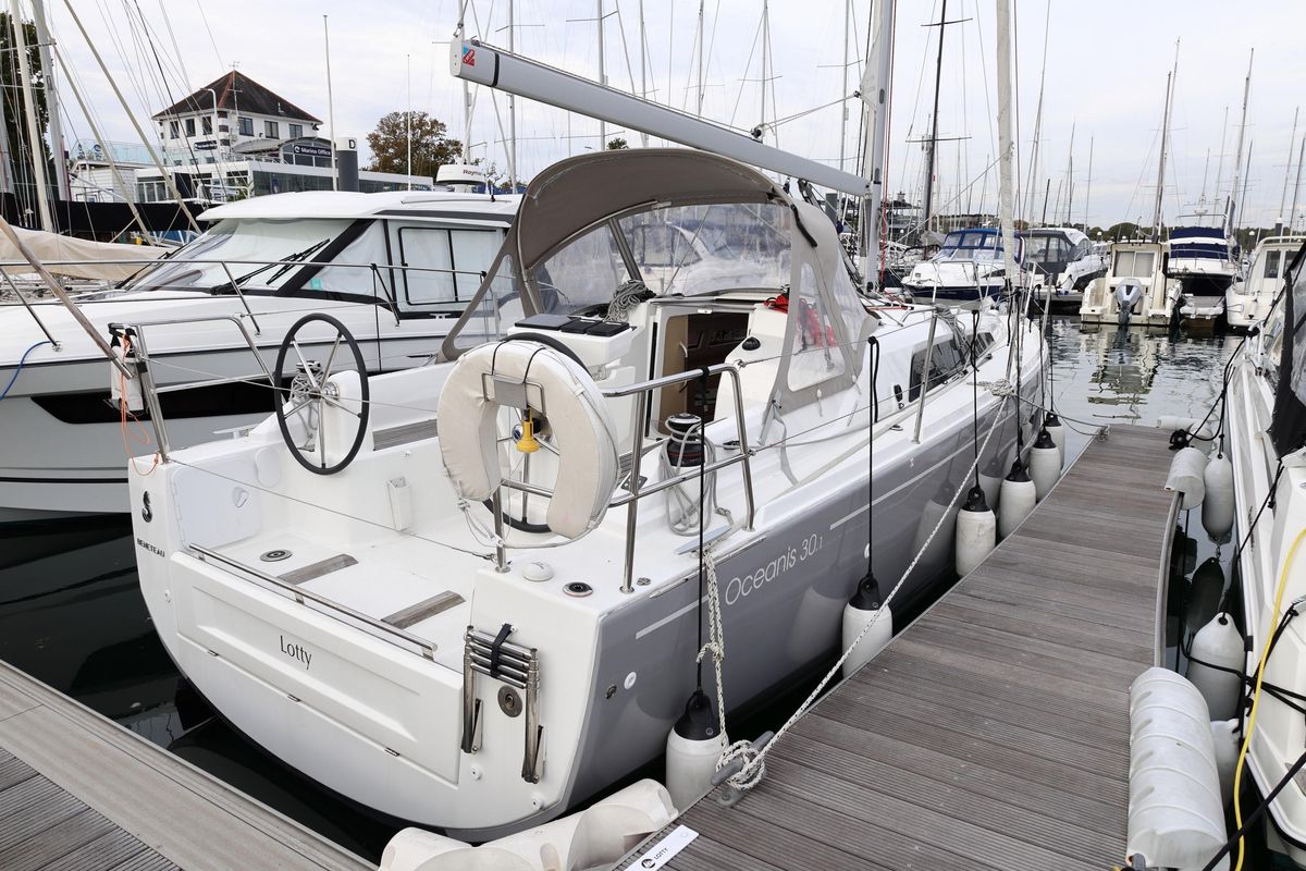 2023 Beneteau Oceanis 30.1