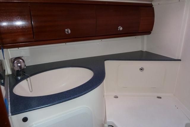 2004 Bavaria Cruiser 36