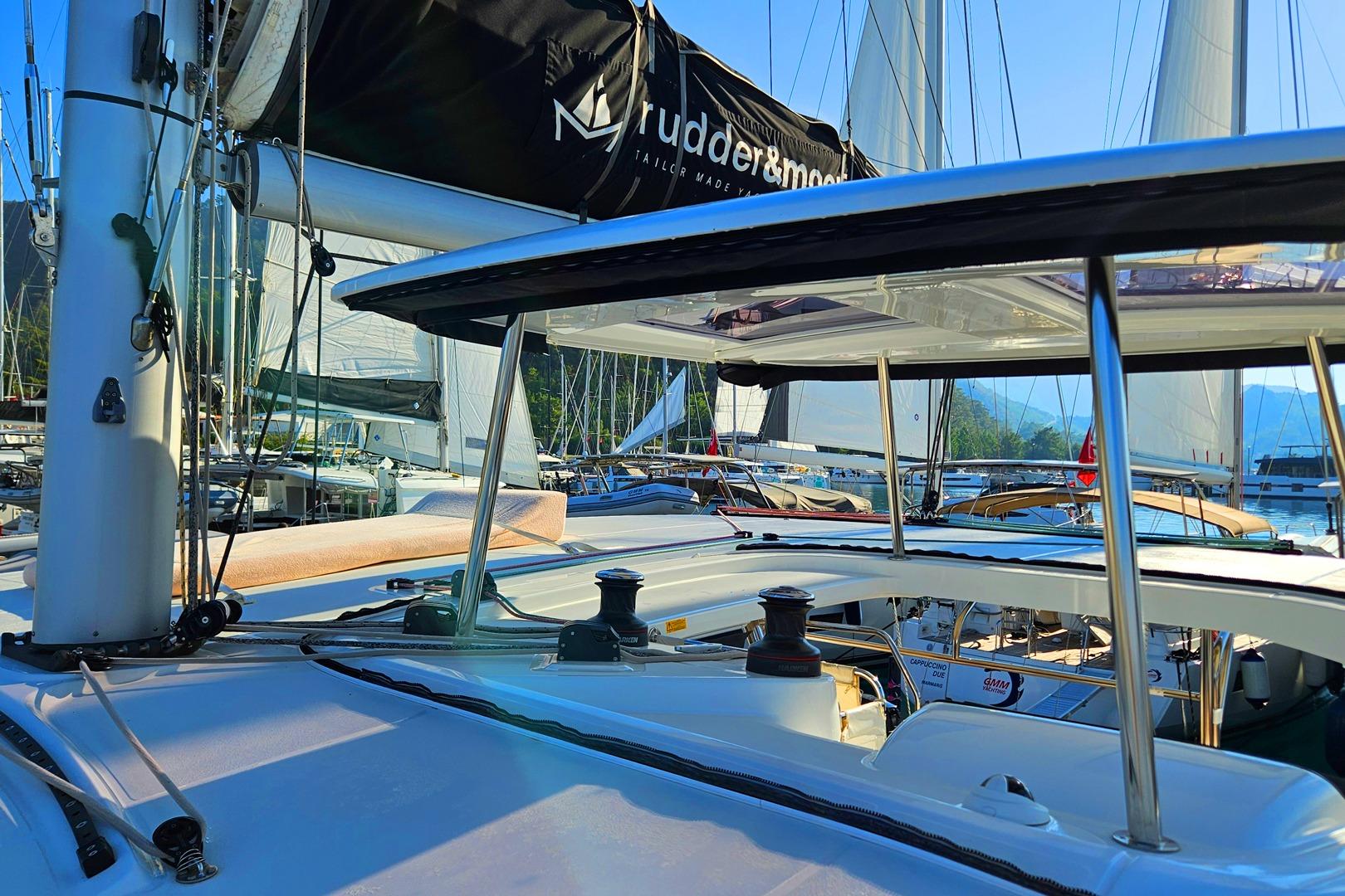 2022 Lagoon 42