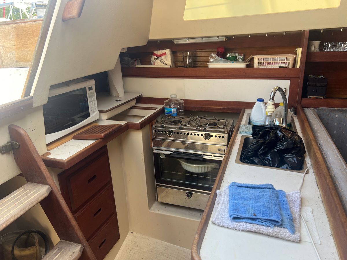 1987 Catalina 30
