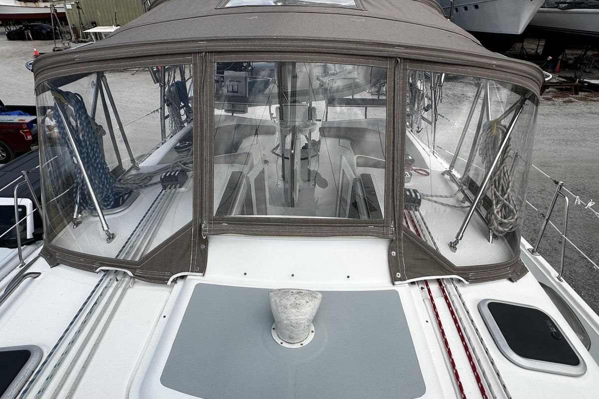 2004 Hunter 41 Aft Cockpit