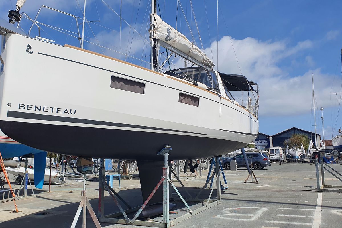 2020 Beneteau Oceanis 35.1