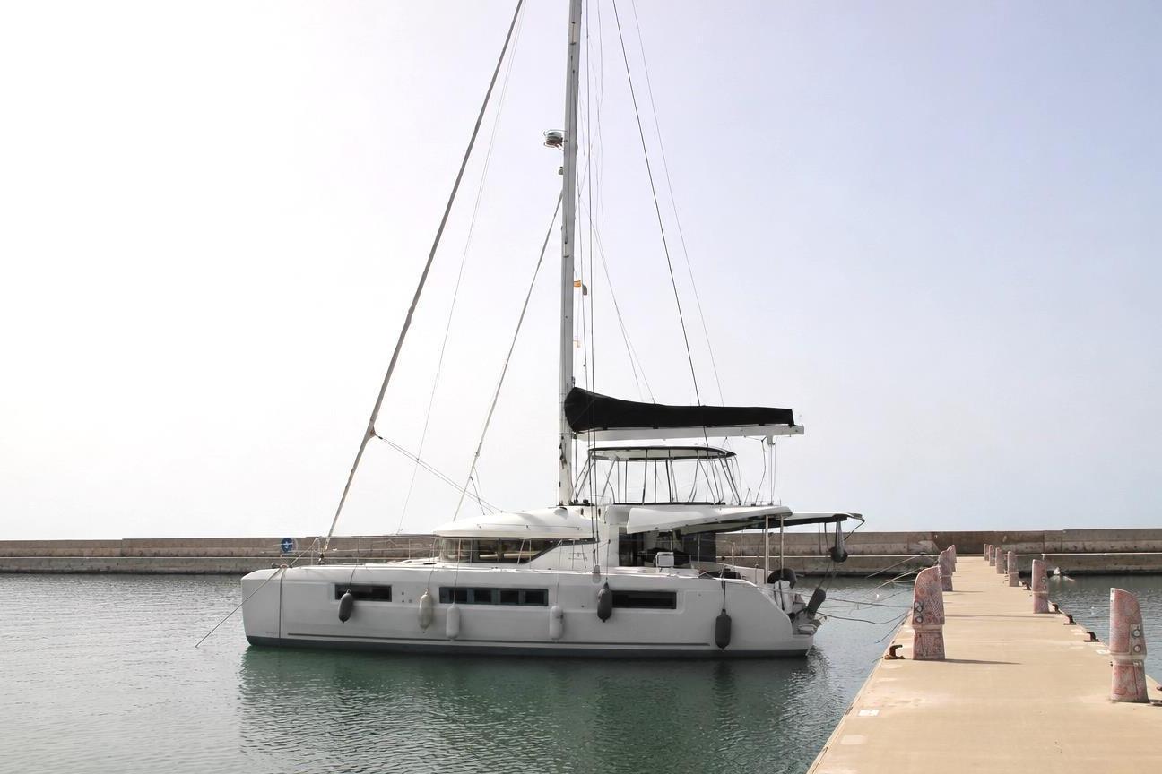 2019 Lagoon 50 for sale in Les Botigues, Barcelona, Spain