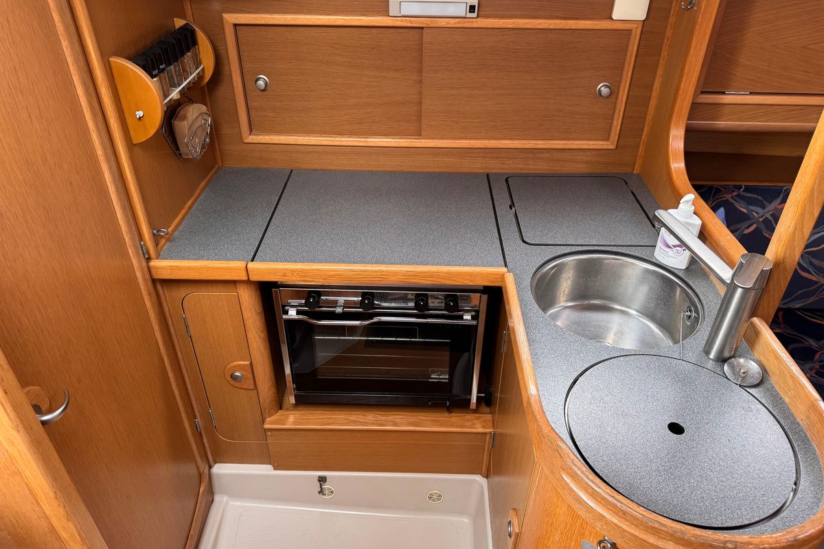 1996 Dehler 35 Cruising