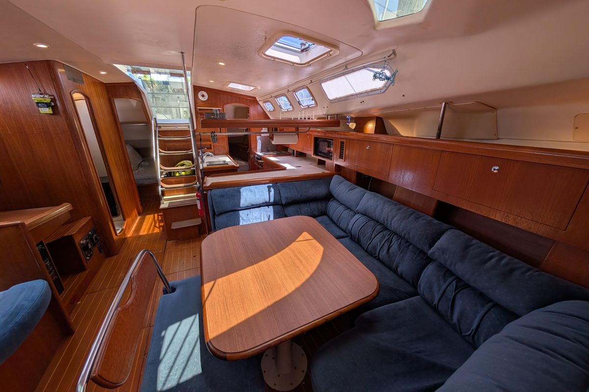 2003 Hunter 466