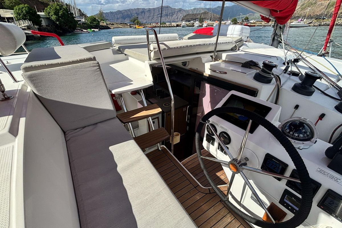 2017 Fountaine Pajot Helia 44