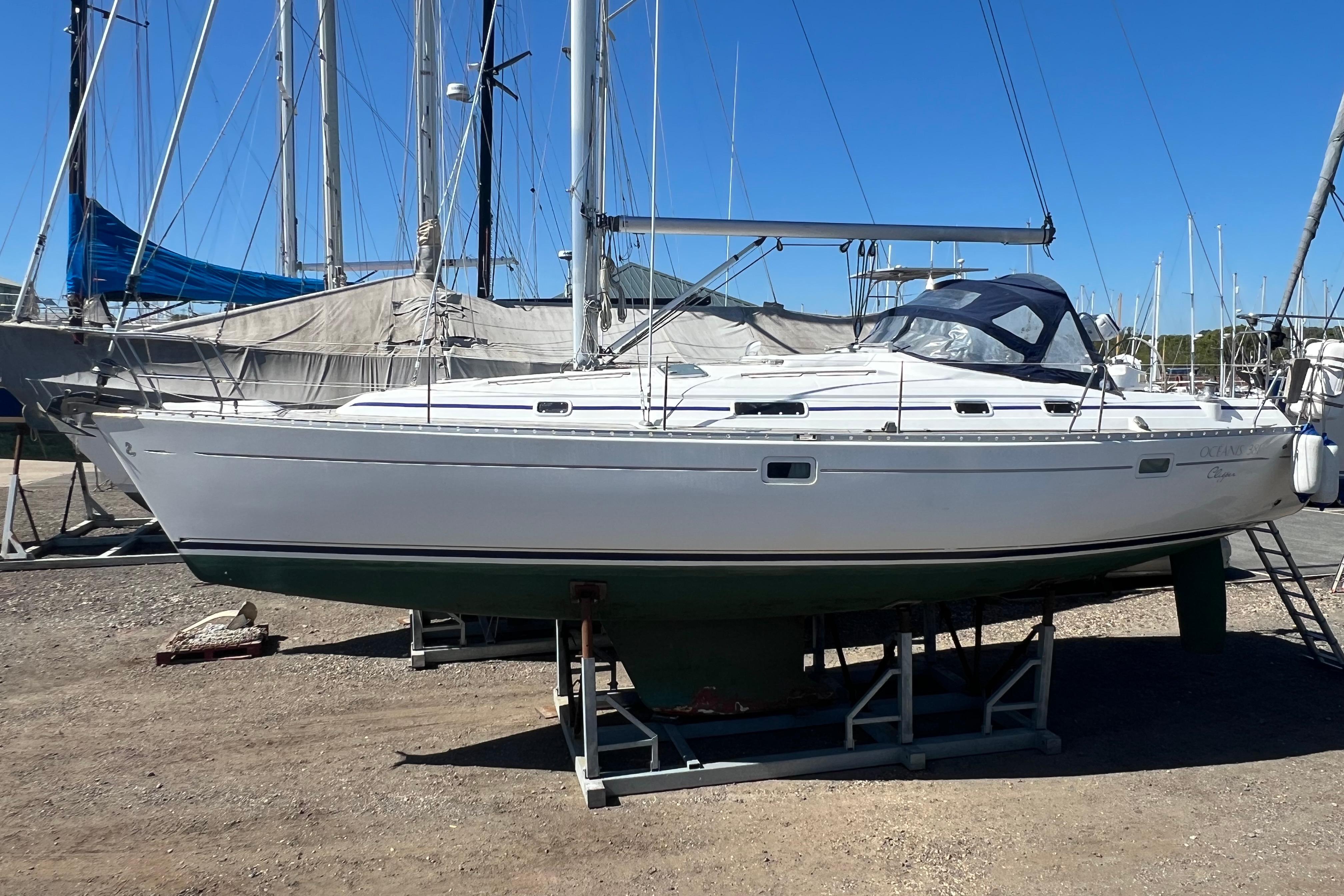1998 Beneteau Oceanis Clipper 381 for sale in Ipswich, Suffolk, United Kingdom