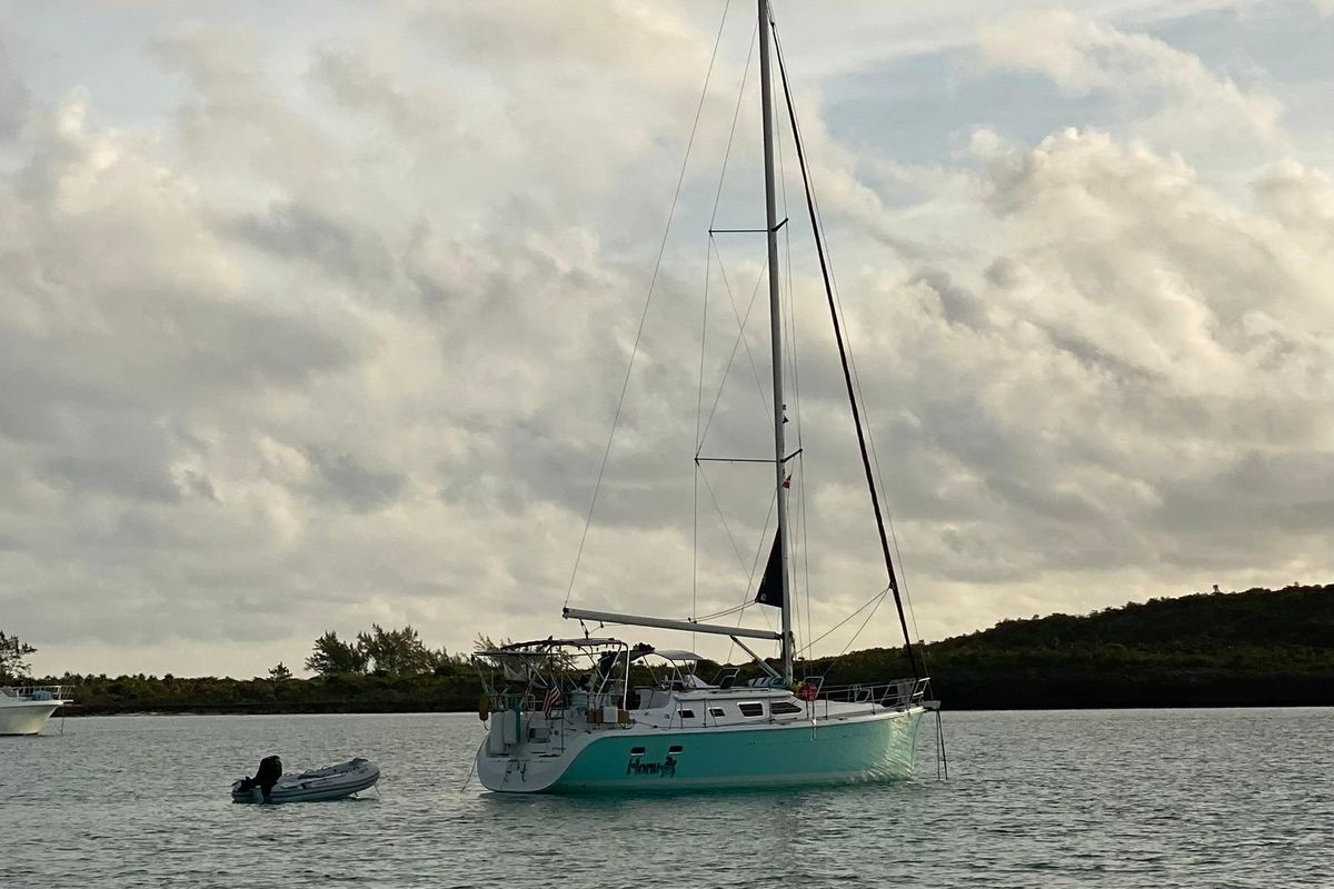 2006 Hunter 41 Deck Salon