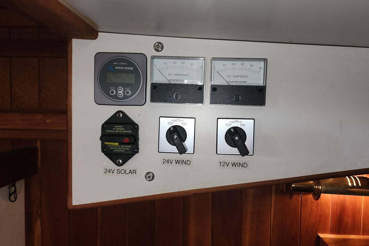 1996 Waterline 60 Pilothouse