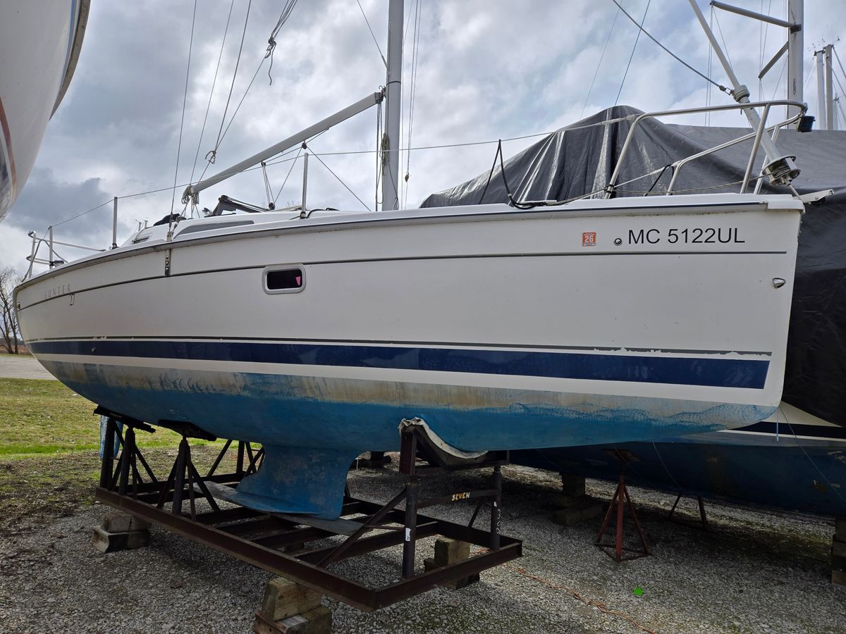 2006 Hunter 27
