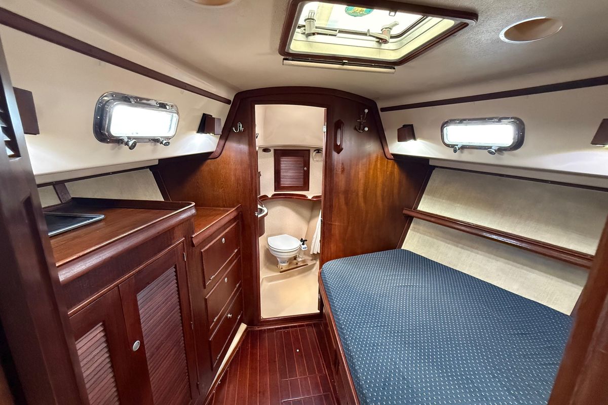 1994 Island Packet 40