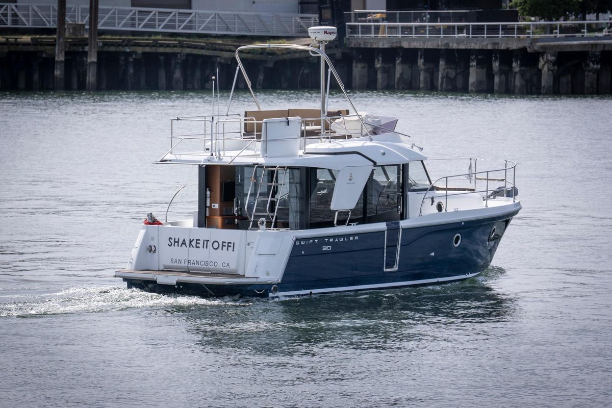2016 Beneteau Swift Trawler 30