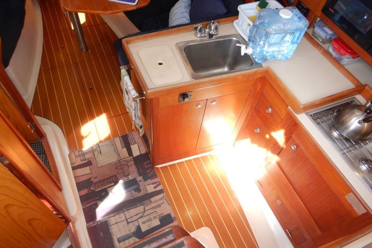 2001 Hunter 320