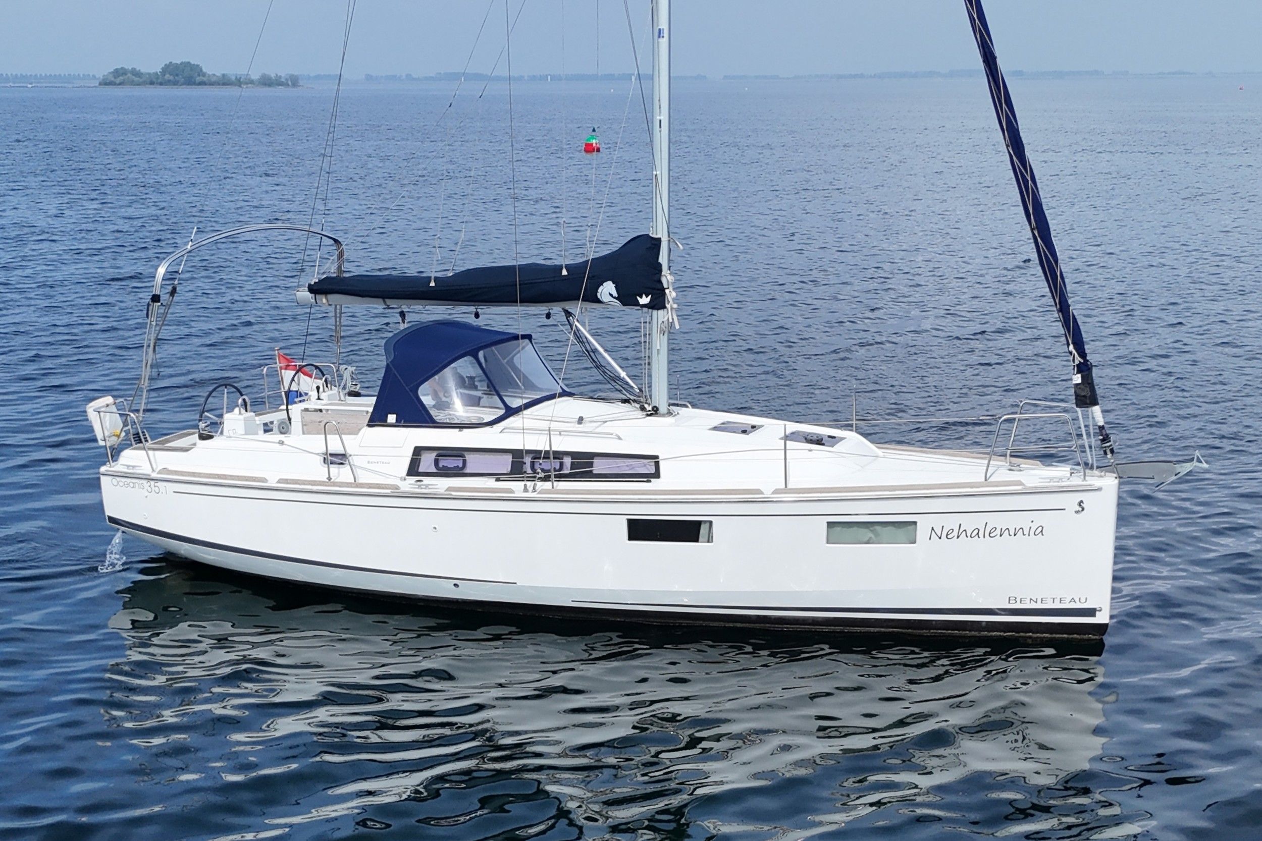 2017 Beneteau Oceanis 35.1