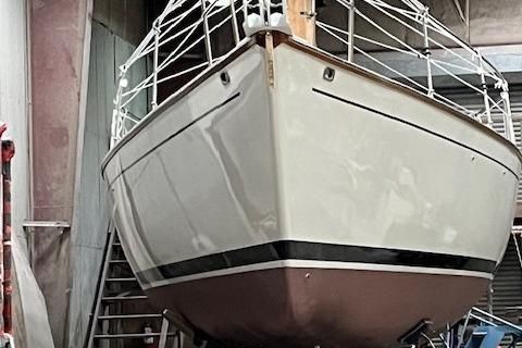 1983 Endeavour 35