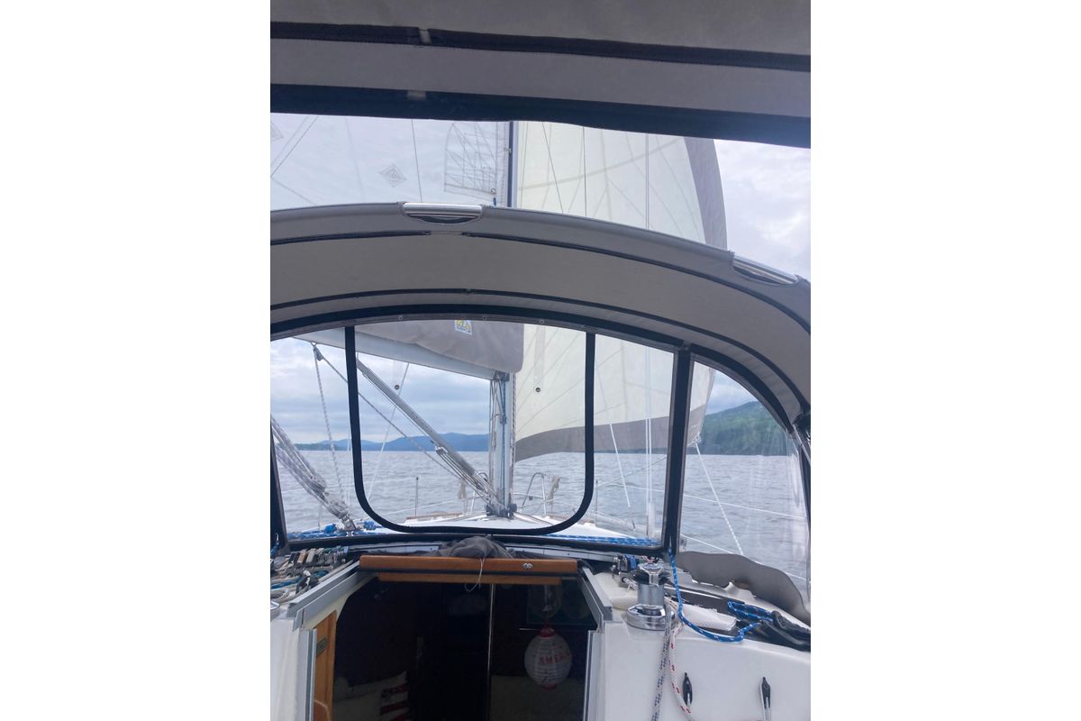 1992 Hunter 33.5
