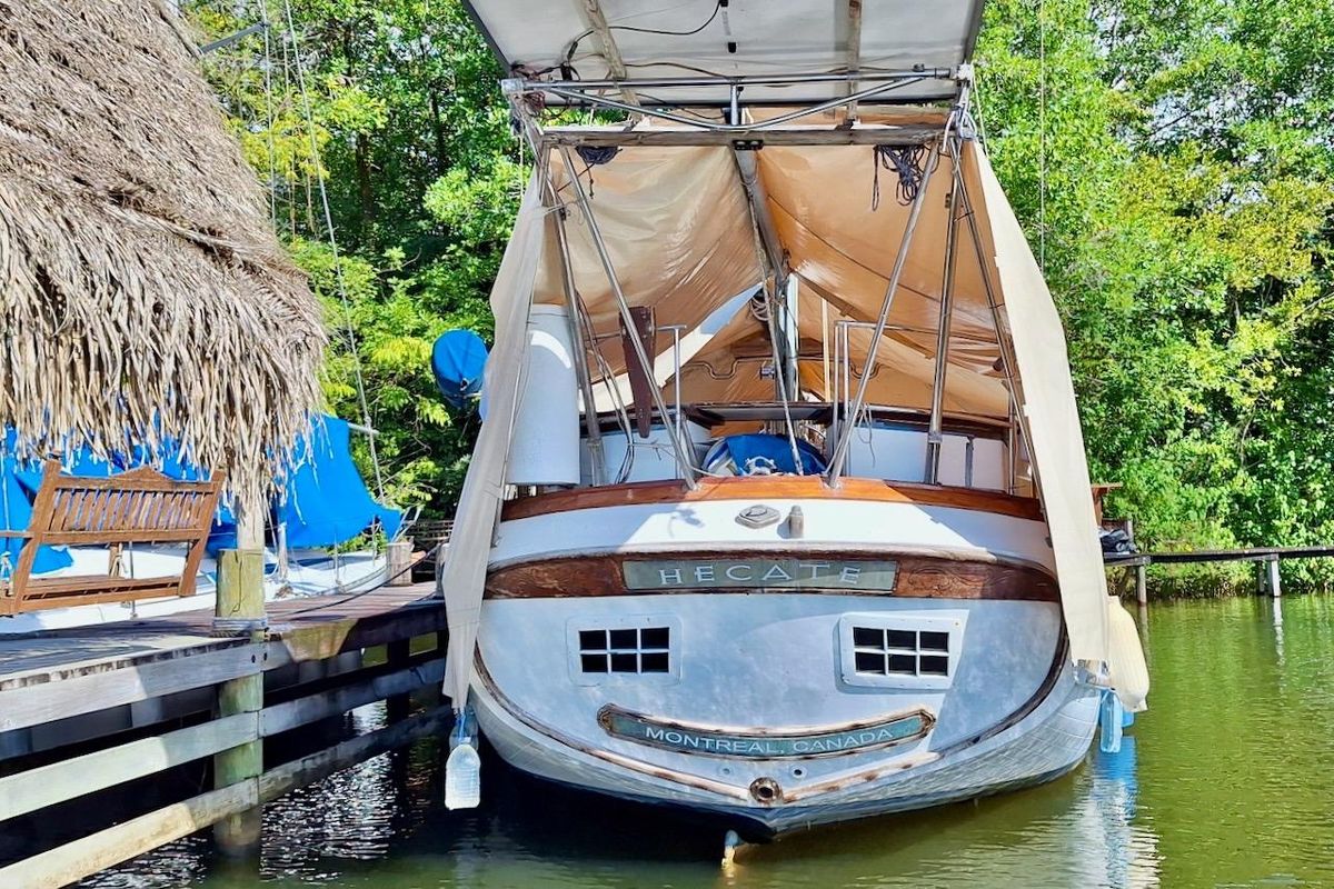 1982 Vagabond 47