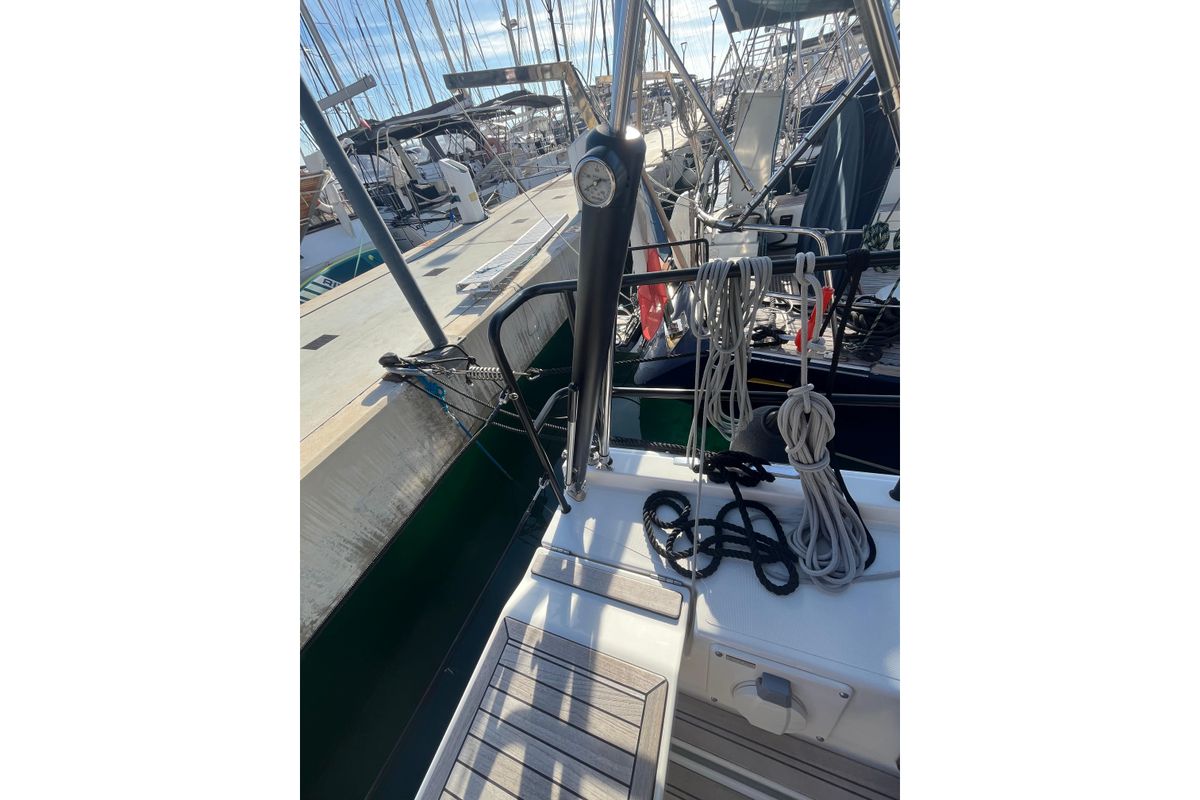 2024 Dufour 44