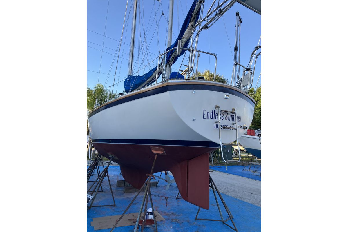 1981 Pearson 365 Ketch