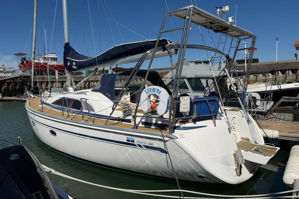 2011 Bavaria Vision 44