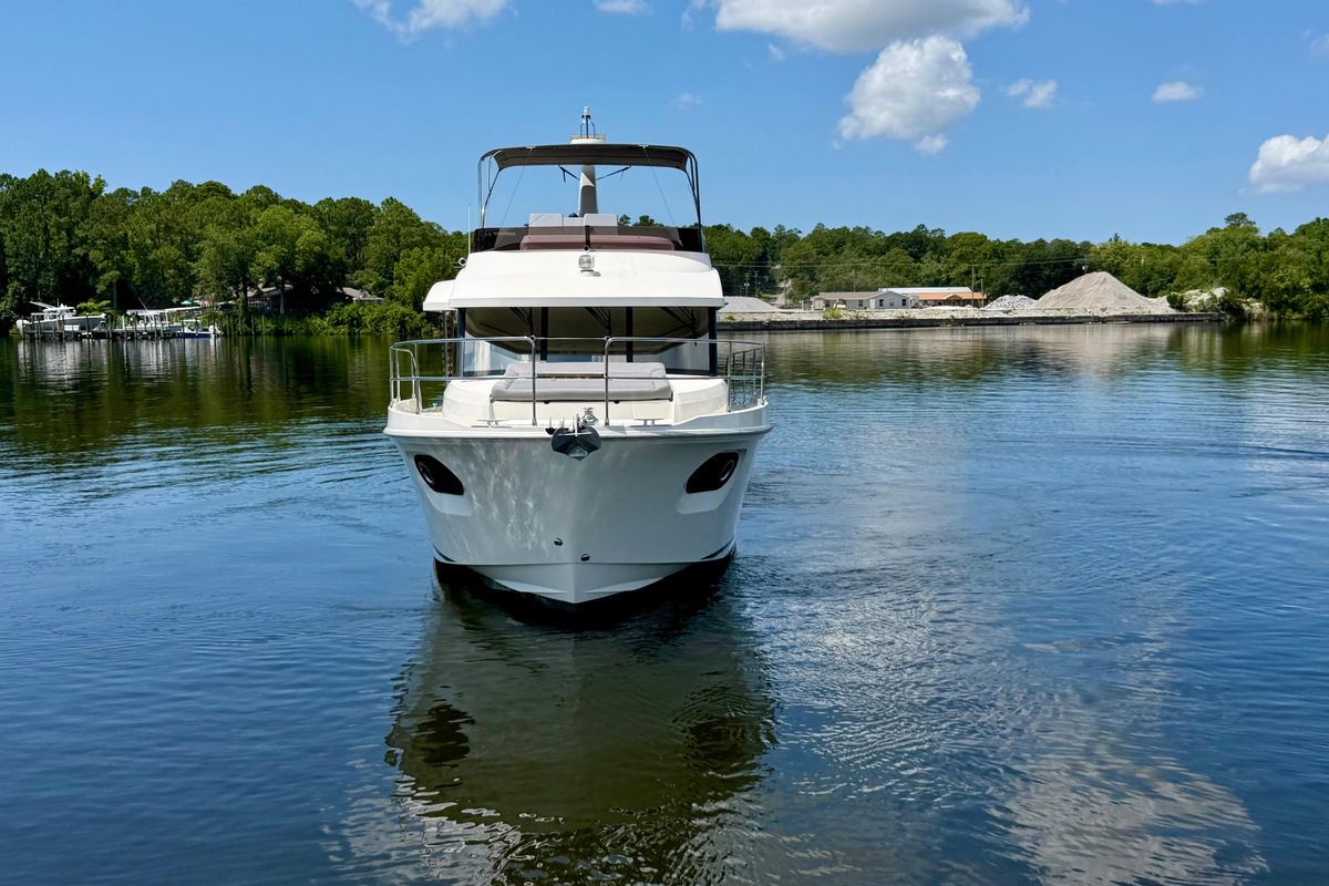 2025 Beneteau Swift Trawler 41 Fly